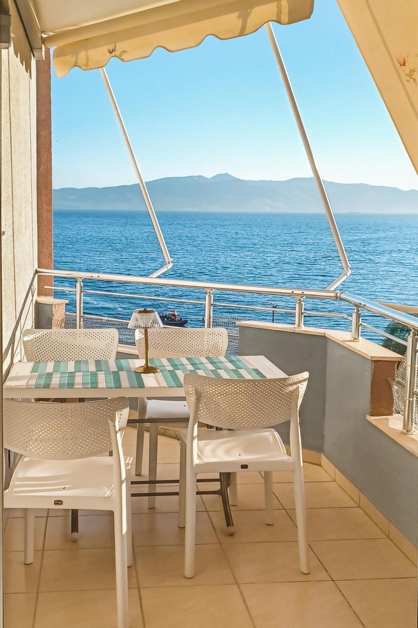 Susy Sea View Apartment Саранде Екстериор снимка